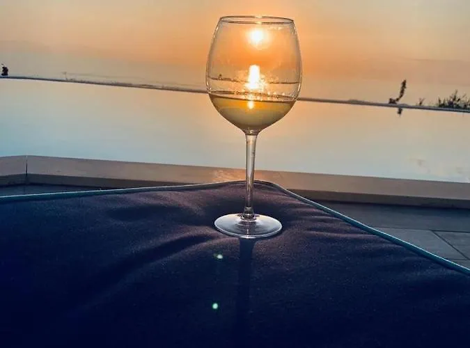 Luxury Blue&blanc Piscina A Sfioro Isola