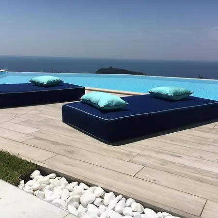 Luxury Blue&blanc Piscina A Sfioro Isola 别墅 迪亚曼特