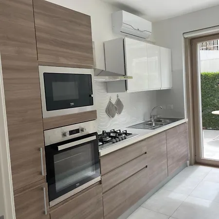 Luxury Blue&blanc Piscina A Sfioro Isola ヴィラ