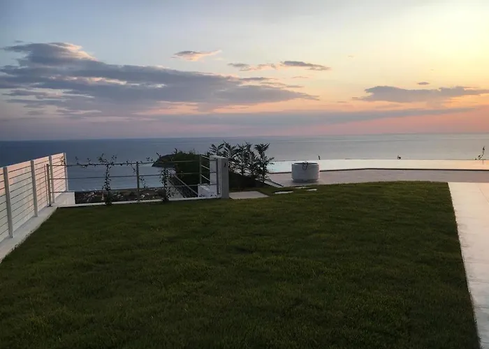 Luxury Blue&blanc Piscina A Sfioro Isola *