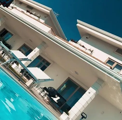 Luxury Blue&blanc Piscina A Sfioro Isola וילה *